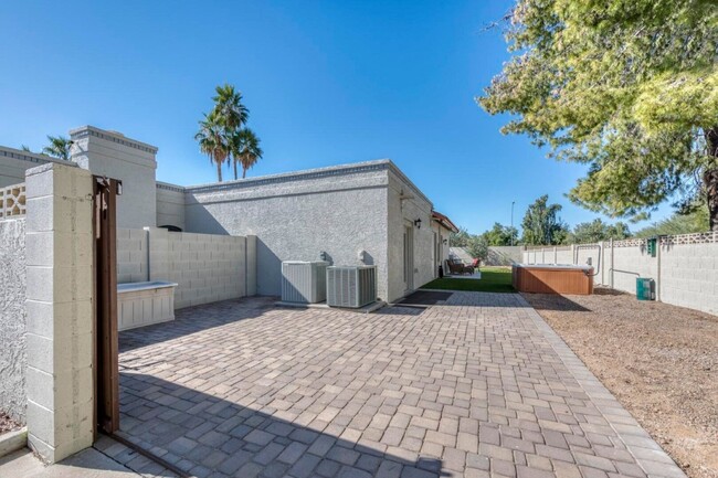 Building Photo - 13220 N 80th Pl
