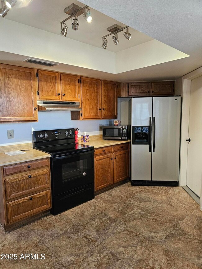 Building Photo - 4631 E Bohl St