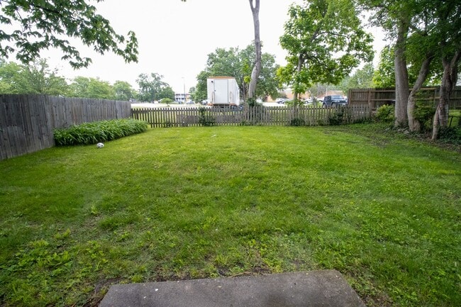 Building Photo - 2 Bed and 1 Bath House