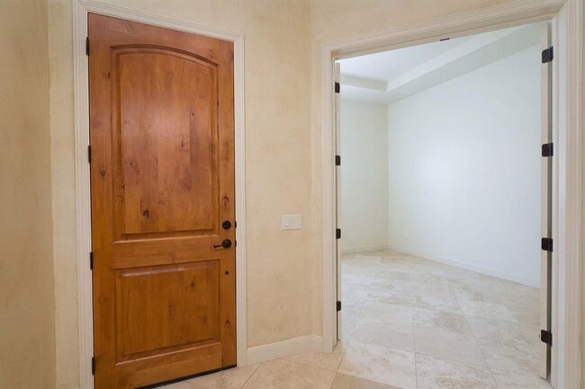 Building Photo - 104 Cedar Glen Cove
