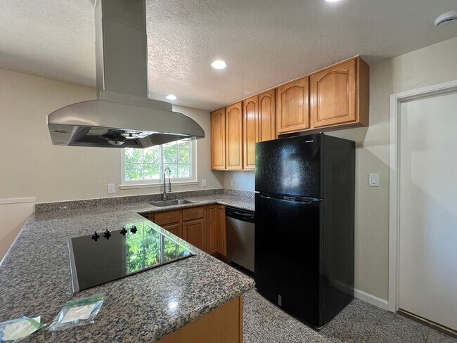 Building Photo - Blacow home for rent! $4000