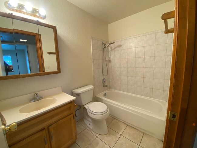 Building Photo - Spacious Foothill Farms Duplex