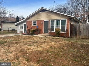 Building Photo - 1006 Fairway Ave