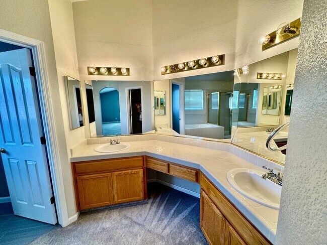 Building Photo - Beautiful Southside Home for Rent, 4 Bedroom 3 Bath