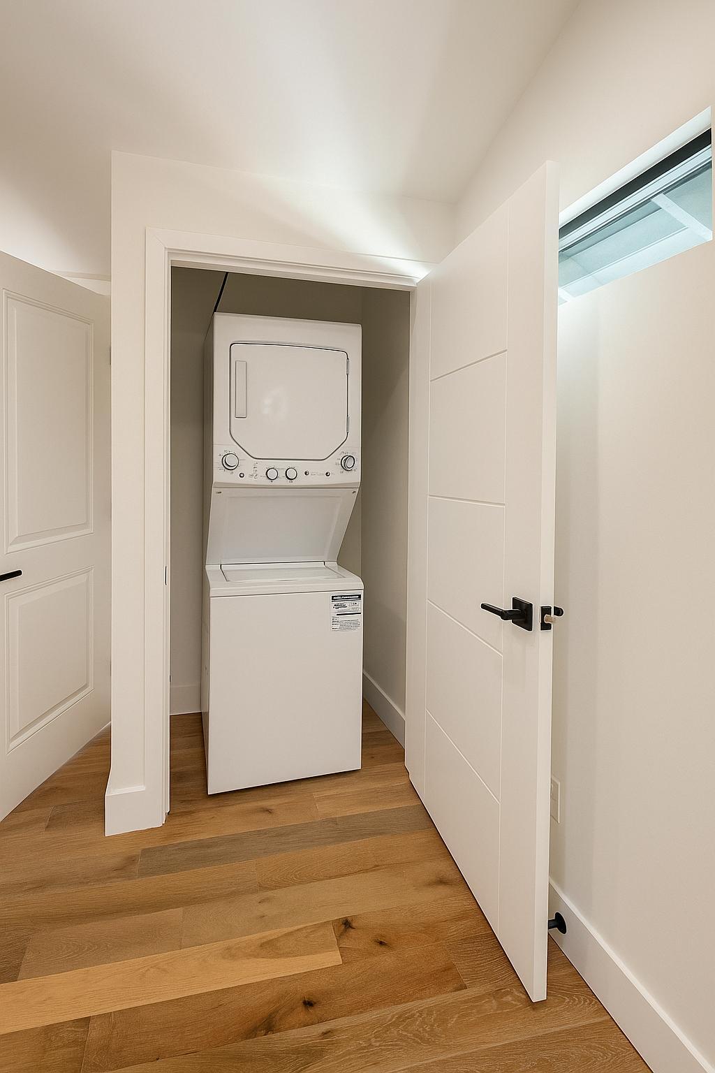 Building Photo - 5644 Oso Ave