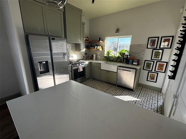 Building Photo - 1802 Seevers Ave