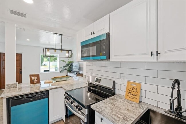 Building Photo - 4635 22nd Ave N