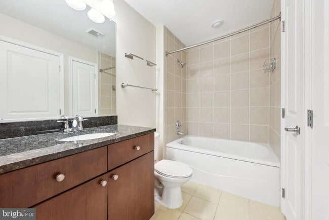 Building Photo - 155 Potomac Passage