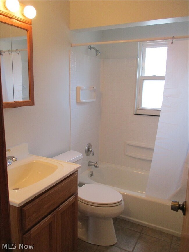 Building Photo - 2940 6th St