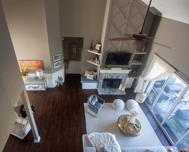 Building Photo - 500 Turnberry Ln