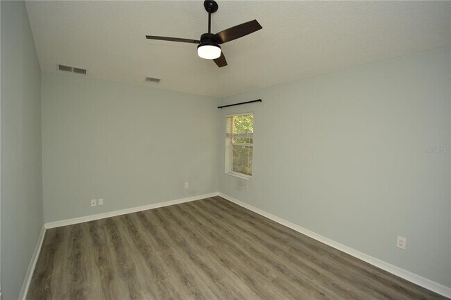 Building Photo - 18 Wellwater Dr