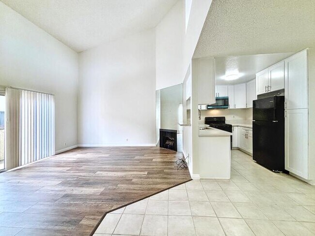 Building Photo - Lovely 2-Bed, 2-Bath Condo with Great Loca...