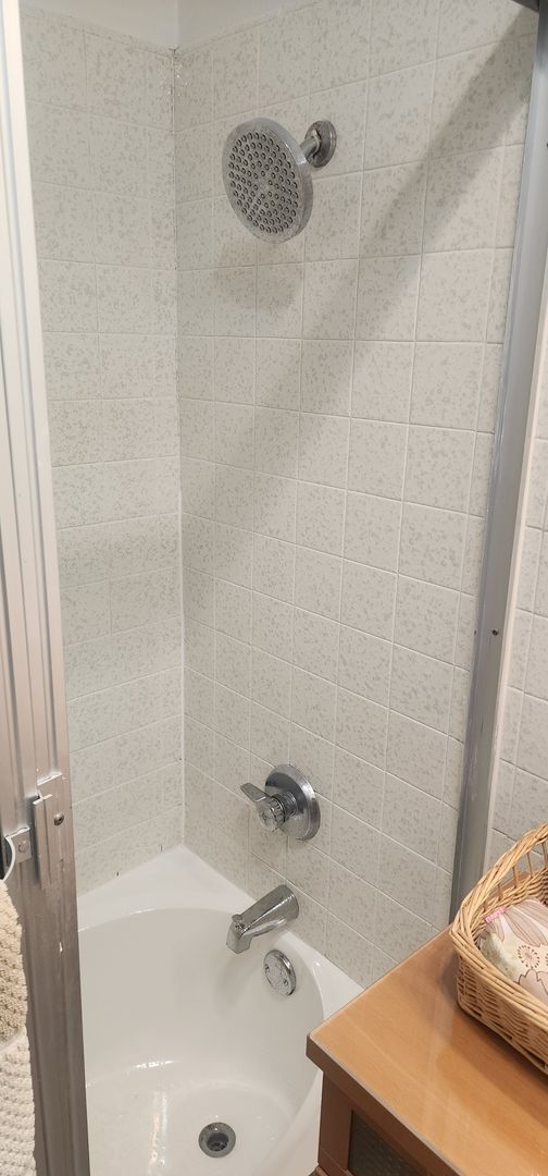 Building Photo - Fully furnished 2-bedroom, 2-bathroom town...