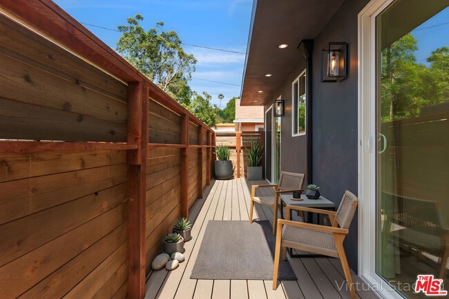 Building Photo - 1405 N Coronado St