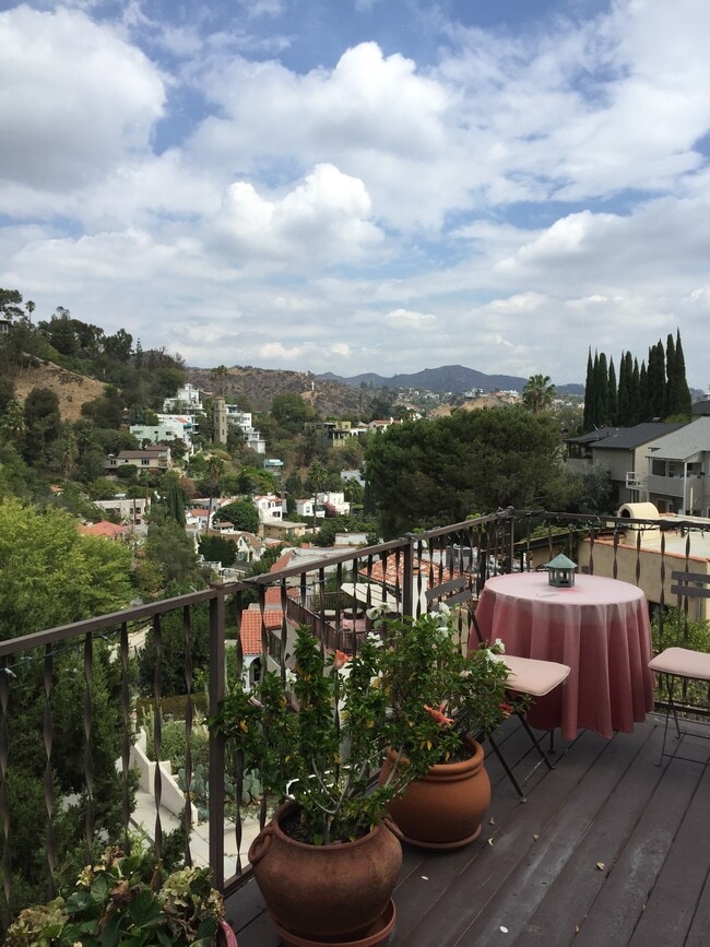 Building Photo - 6957 Camrose Dr