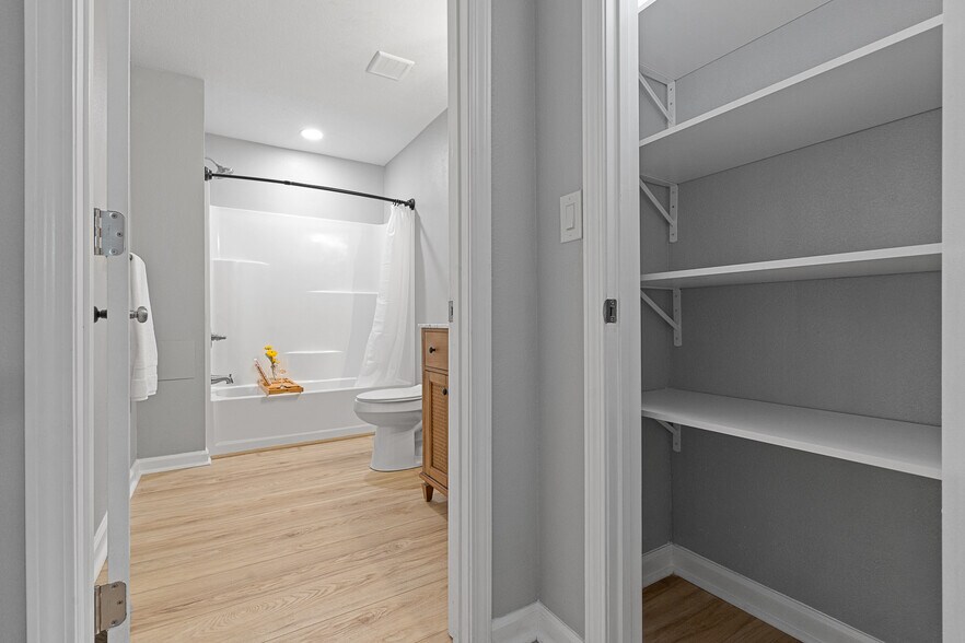 Building Photo - 5968 Capitol Dr