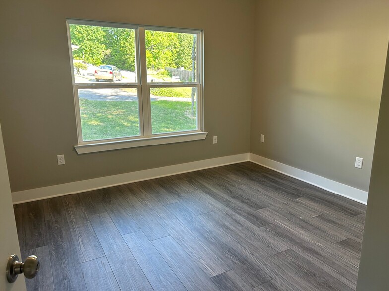 Building Photo - 2084 Ridgeview Dr NW
