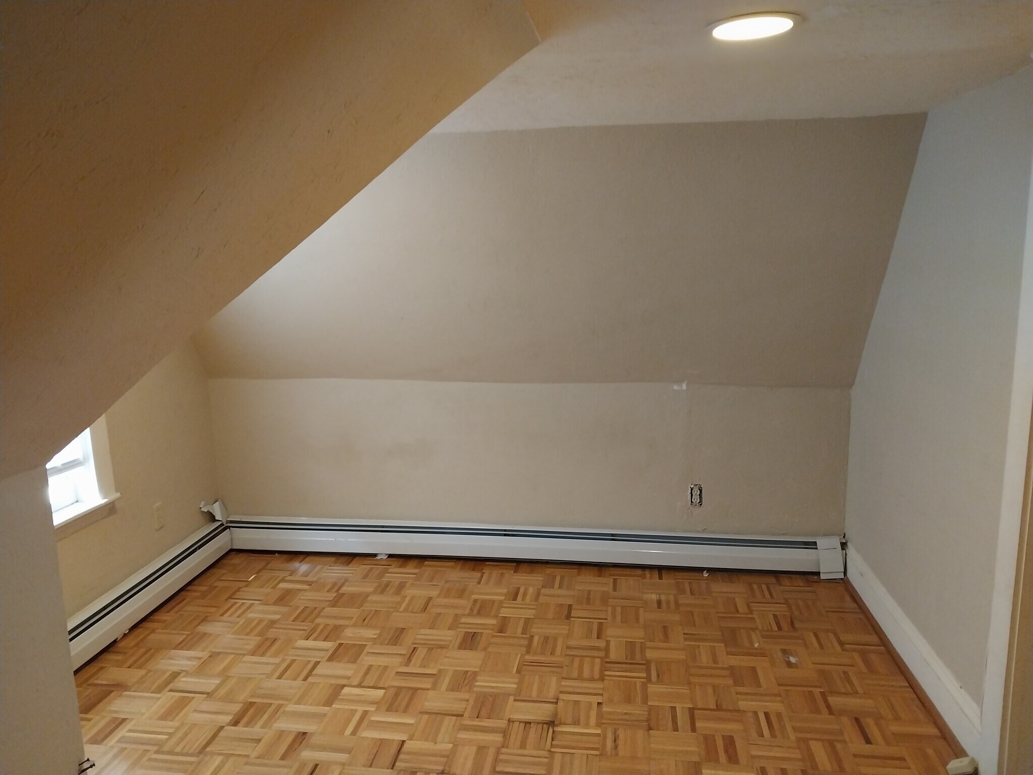 Building Photo - 7 Hillside Ave