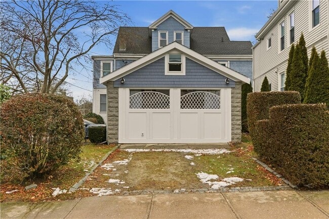 Building Photo - 98 Kay St