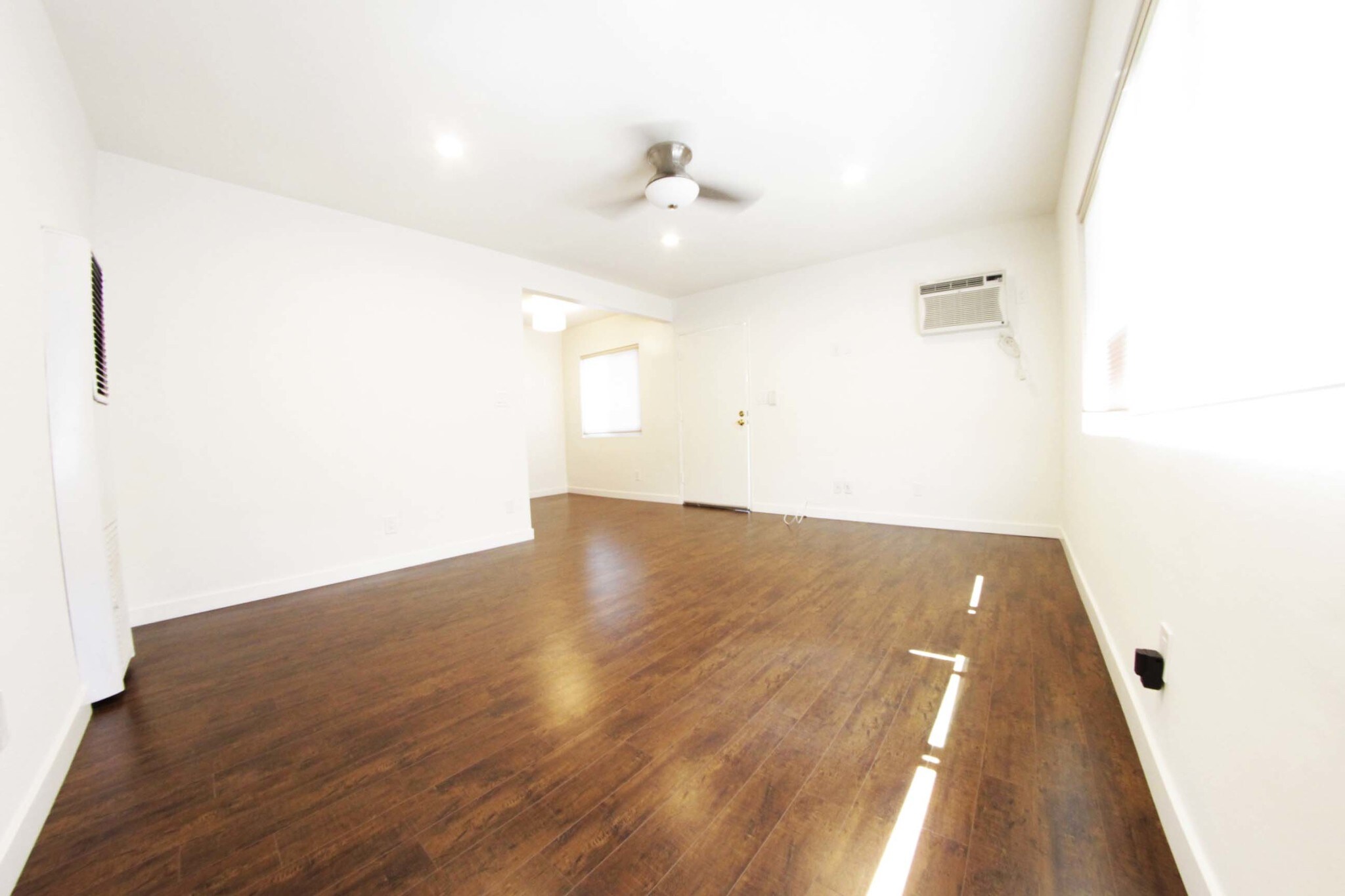 natural light in livingroom & a/c - 510 Pacific Ave