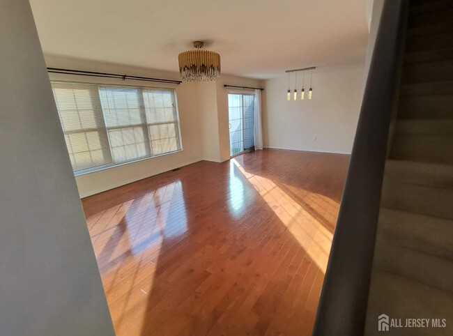 Building Photo - 89 Chariot Ct