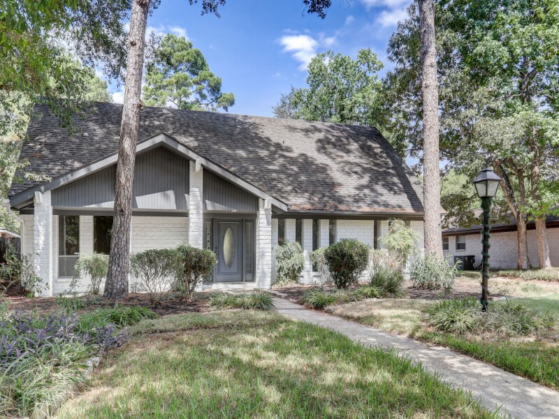 Building Photo - 1951 Round Spring Dr