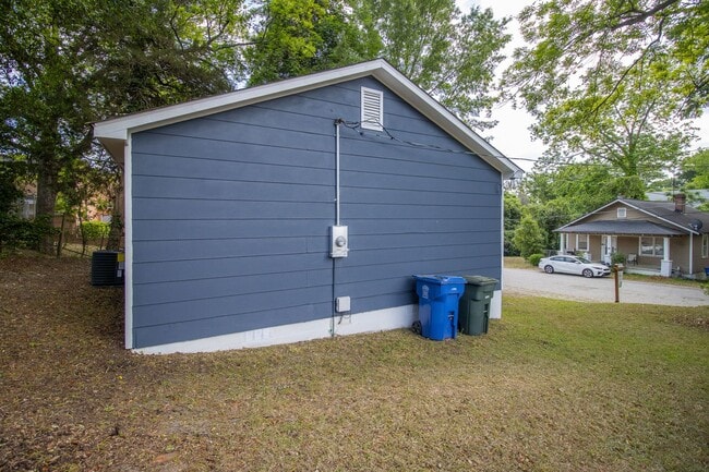 Building Photo - Downtown Columbia Renovated 2BR/1BA | Modern Finishes, Prime Location Near Five Points