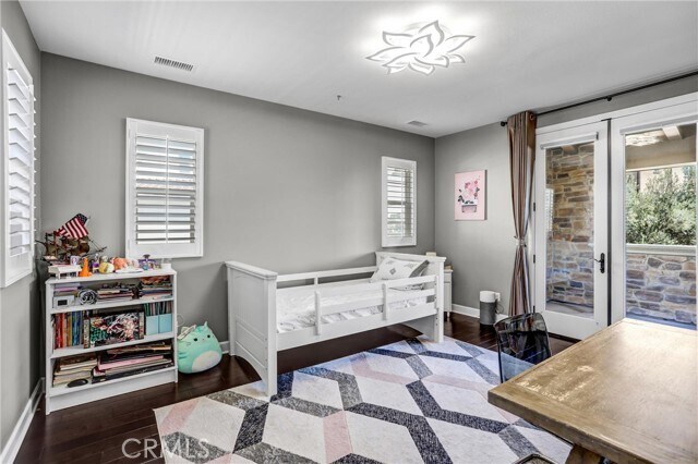 Building Photo - 1232 Inspiration