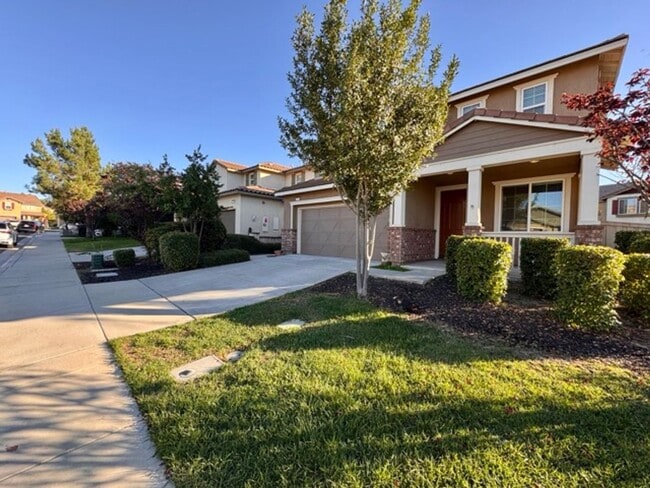 Building Photo - Beautiful Redhawk home located directly ac...