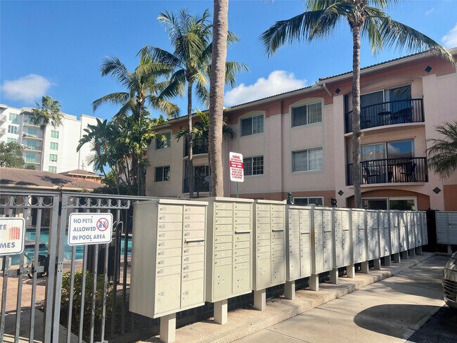 Building Photo - 2119 SE 10th Ave