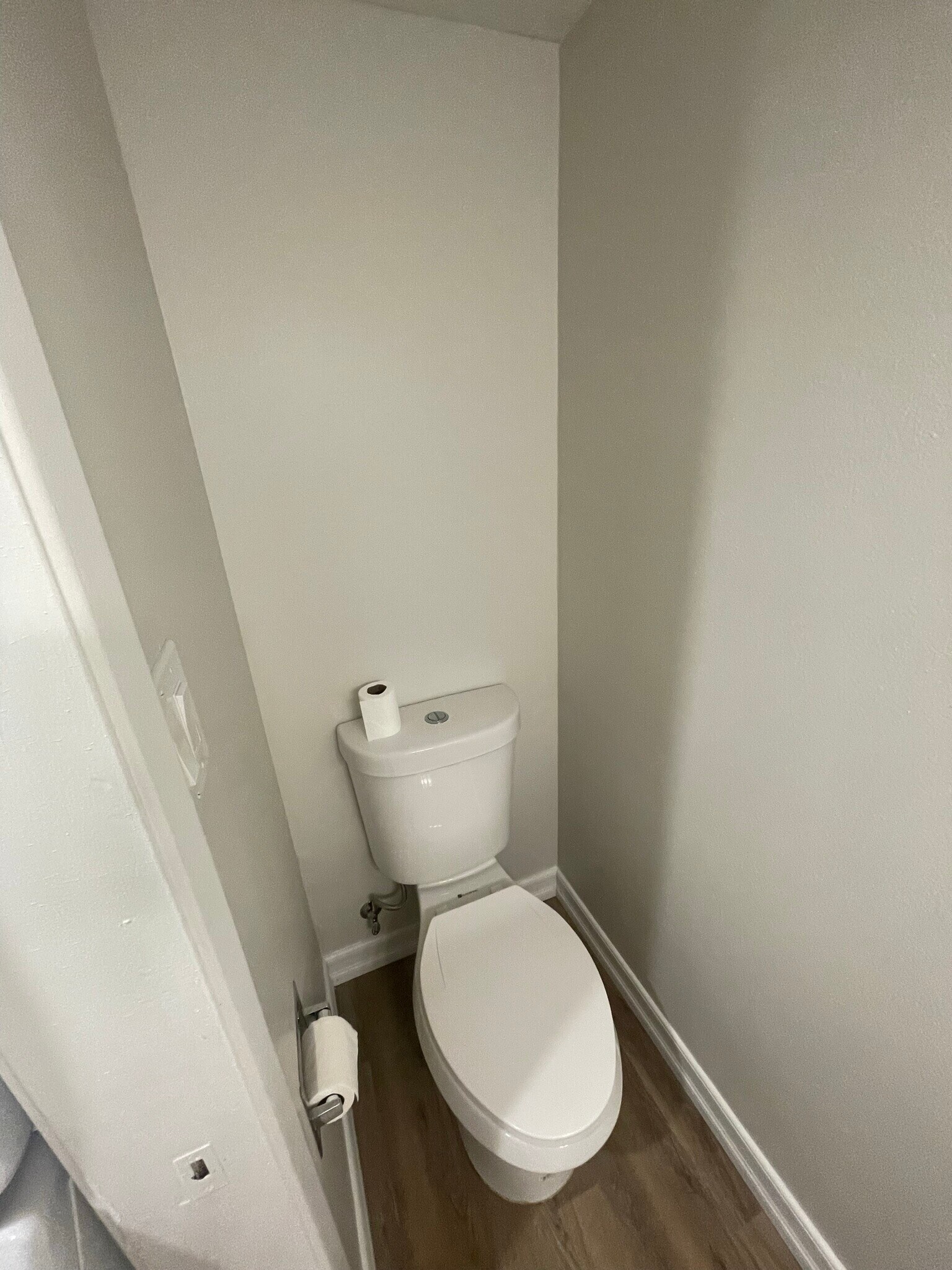 Down stairs bathroom1 - 225 N Standage