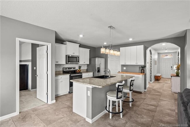 Building Photo - 10760 SW Cremona Way