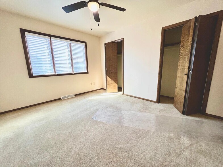 Building Photo - 205 Juniper Dr