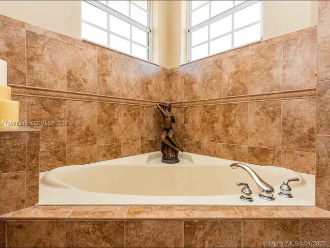 Building Photo - 1360 SW 142nd Ave