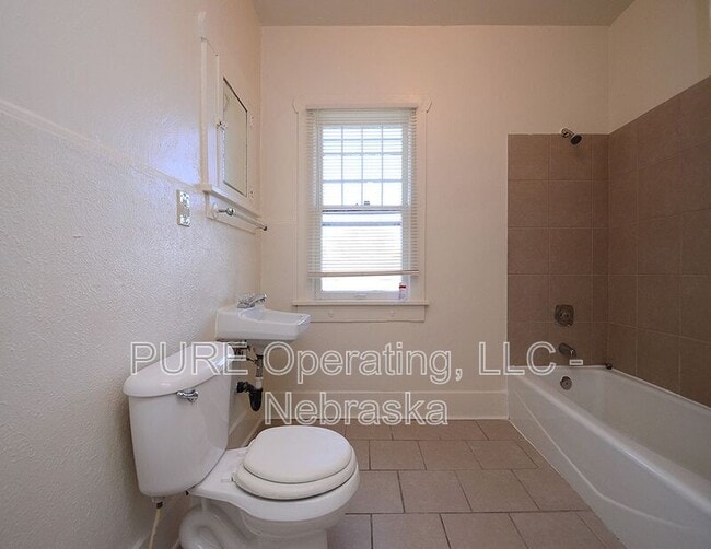 Building Photo - 3809 N 19th St