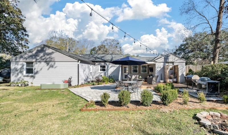 Building Photo - 1 Paula Dr