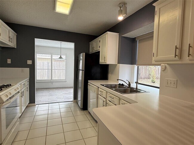 Building Photo - 2503 Autrey Dr