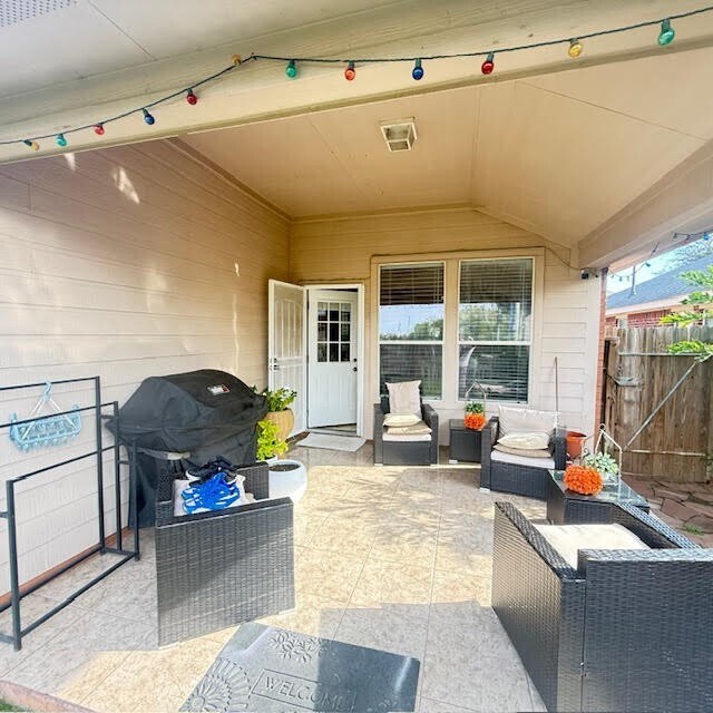 Building Photo - 5535 Brookhollow Oaks Trail