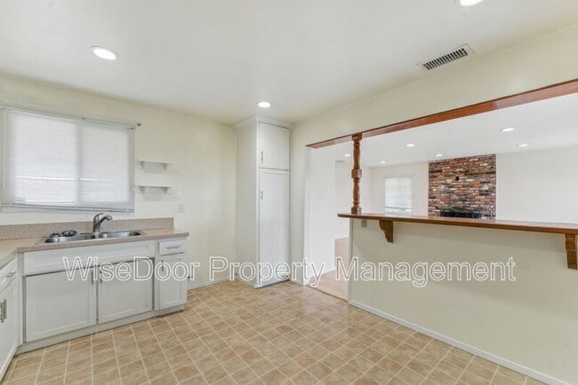 Building Photo - 1114 Stovall Ave
