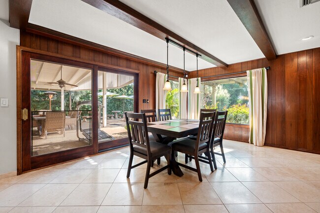 Building Photo - 1342 Skyline Dr