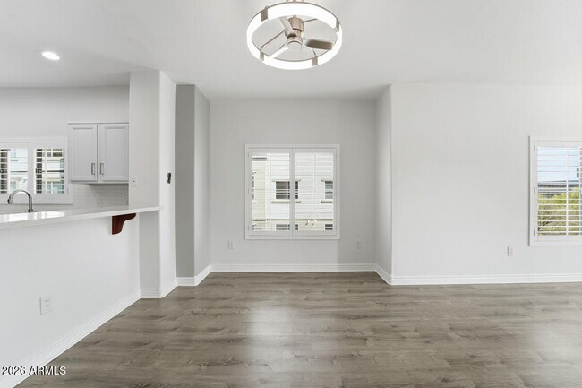 Building Photo - 5450 E Deer Valley Dr