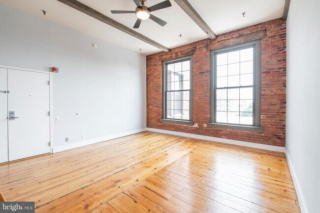 Building Photo - 313 Arch St