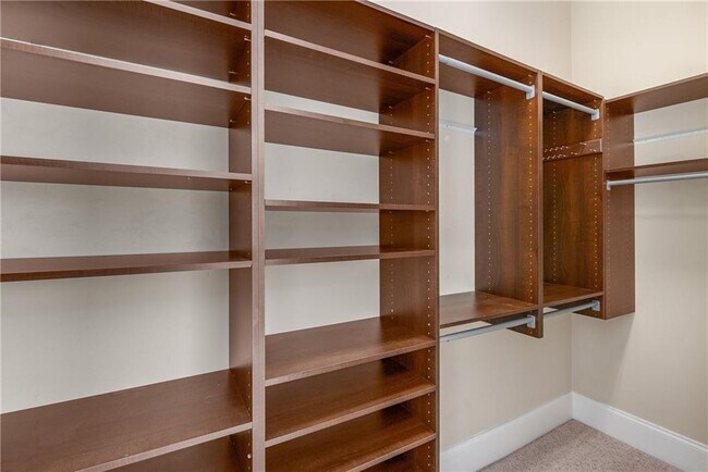 Building Photo - 1420 Briarhaven Trail