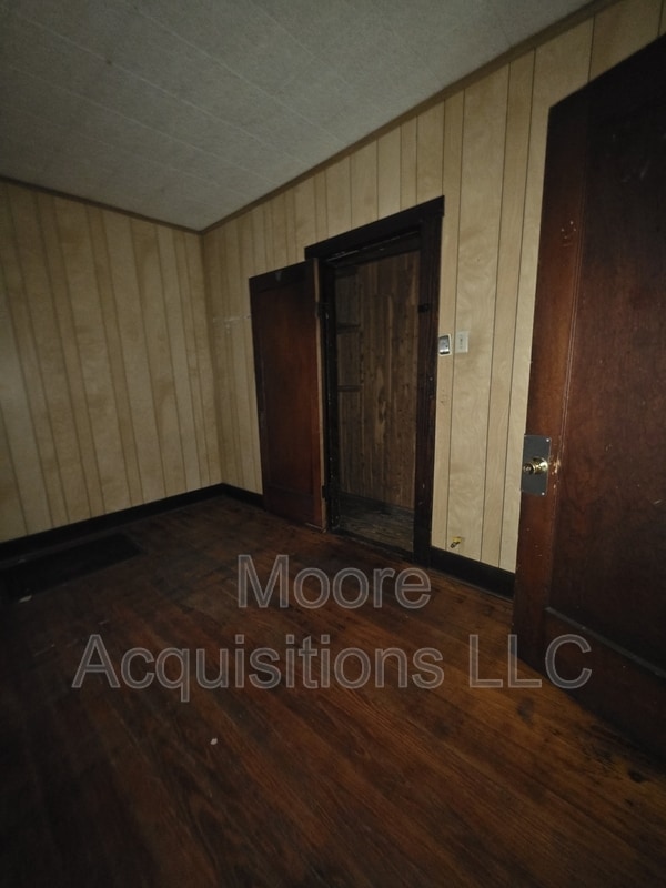 Building Photo - 415 W Rainey St