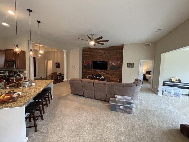 Building Photo - 1213 Raven Rd