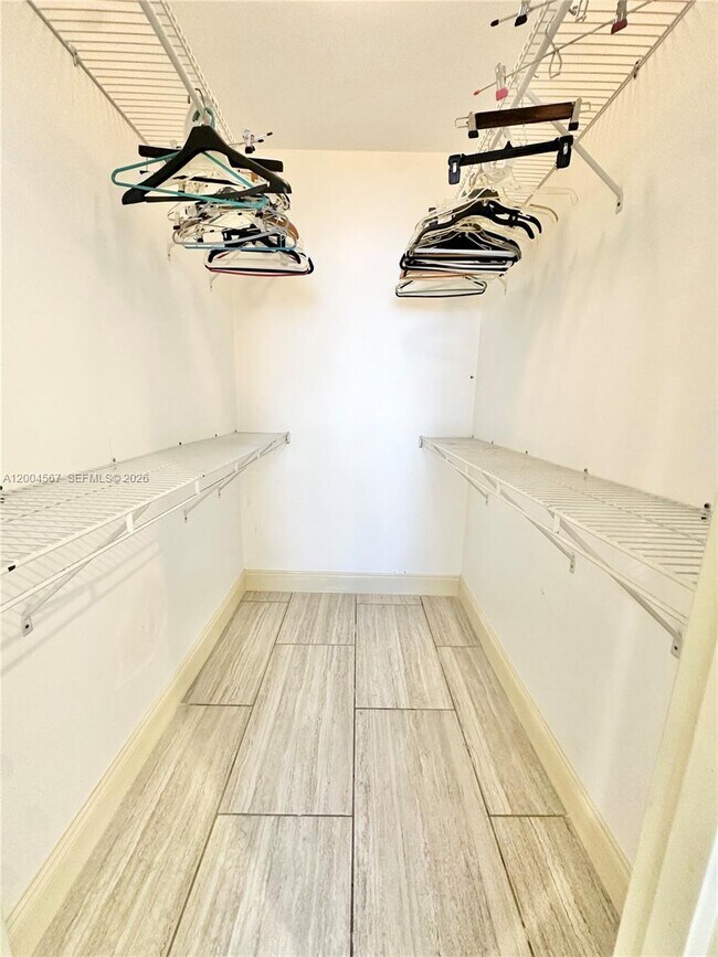 Building Photo - 4175 SW 84th Ave