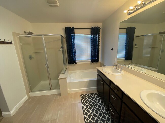 Building Photo - 709 Embassy Cir