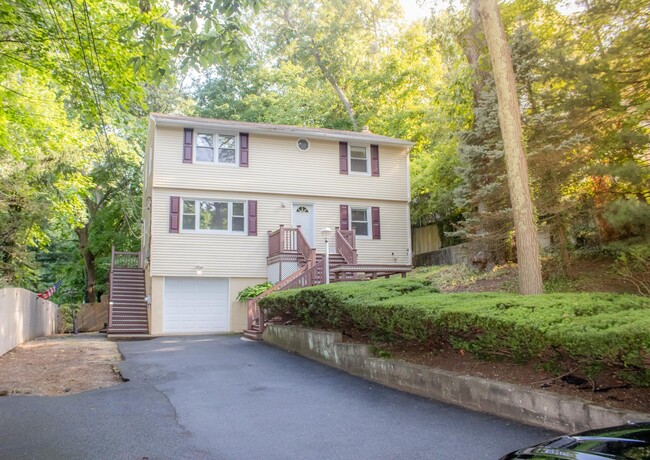 Primary Photo - 64 A Polk Ave