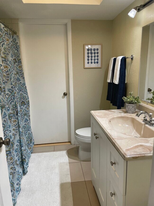 Building Photo - 4902 38th Way S