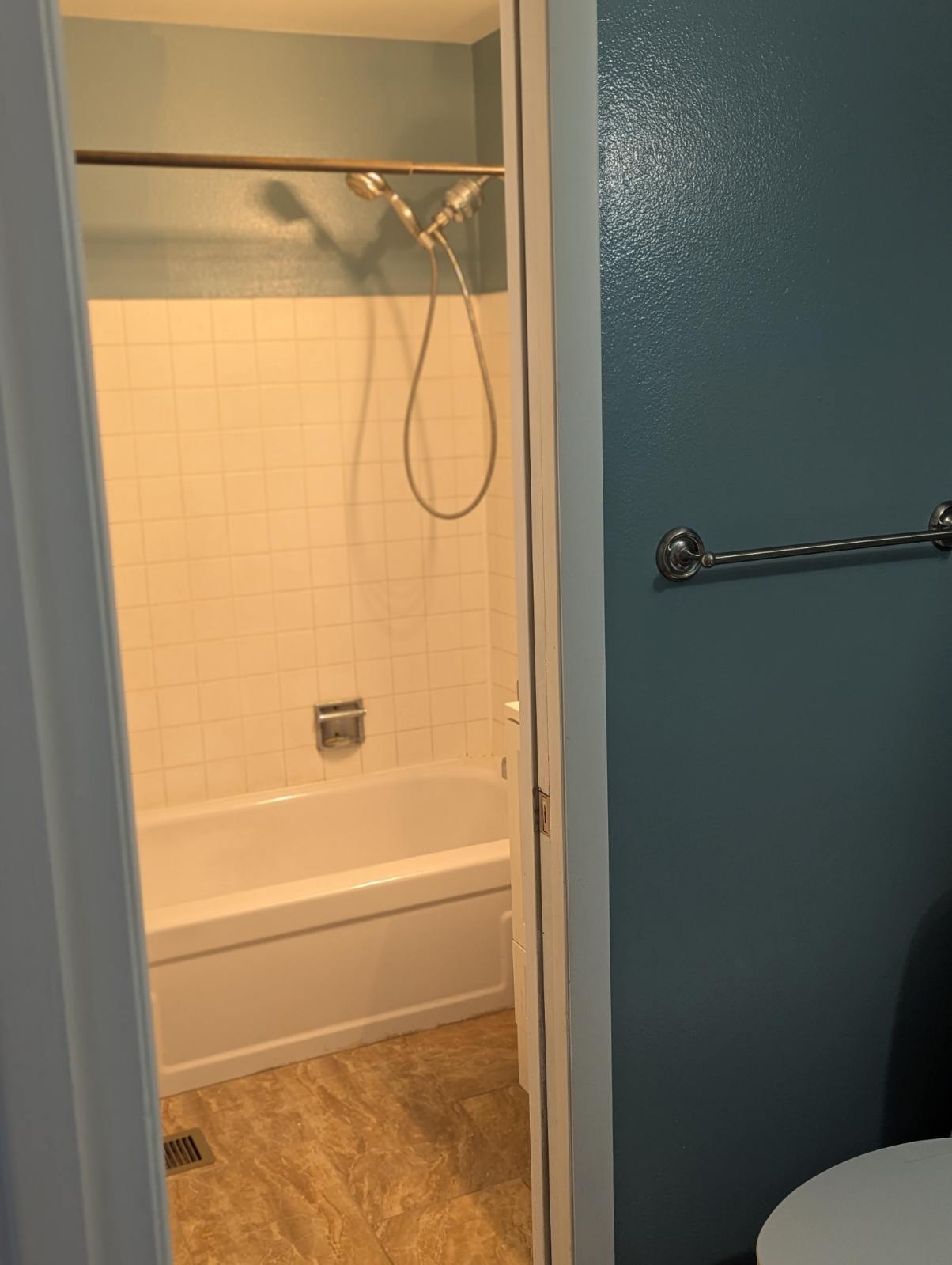 Building Photo - 1530 Chester Sq